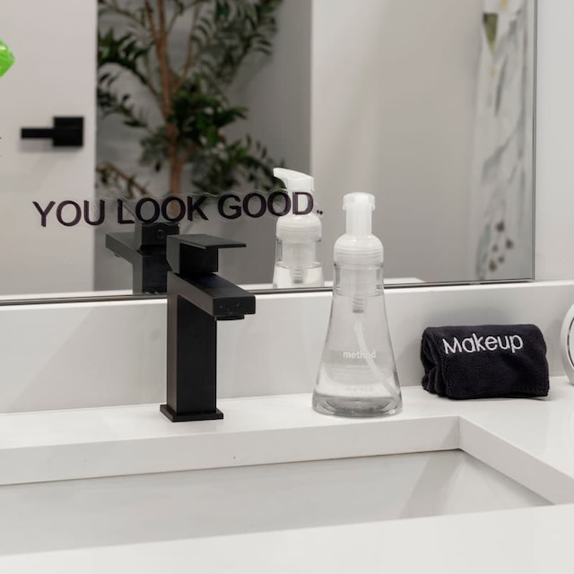 シック リバーノース コンドミニアム 2ベッドルーム 2バスルーム ウィズ プライベートバルコニー