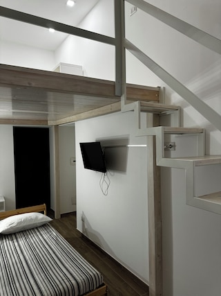 テルノ ス ナポリ センター スイート アパートメント