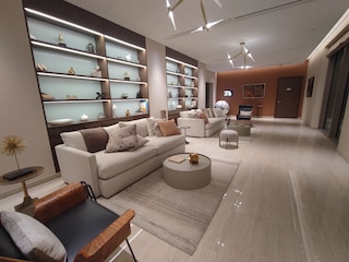 ソバ クリーク ビスタ タワー A アパートメンツ