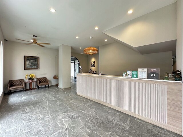 ラタナビュー ホテル