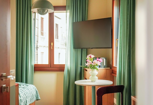 ヌマ ヴェニス フォルコラ