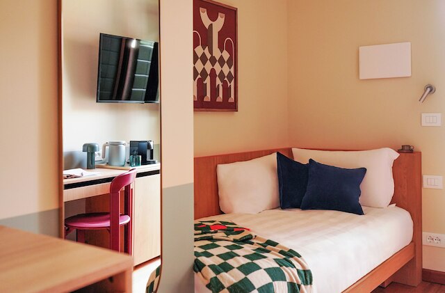 ヌマ ヴェニス フォルコラ