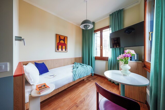 ヌマ ヴェニス フォルコラ