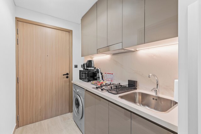 ウェーブズ - アジジ リビエラ ビルディング 25 コージースタジオ ウィズ バルコニー