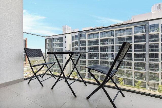 ウェーブズ - アジジ リビエラ ビルディング 25 コージースタジオ ウィズ バルコニー