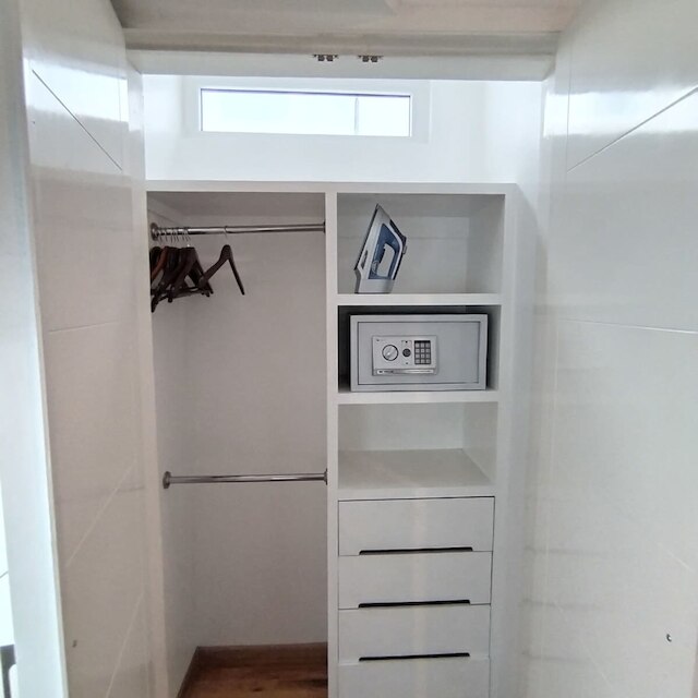 アルキメデス グレー I コージー 1BR イン ポランコ