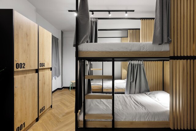 レトロバース ホステル