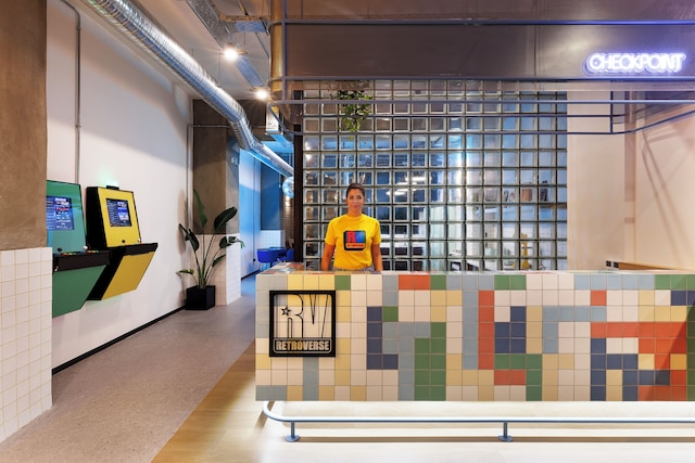 レトロバース ホステル