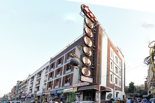 ホテル レヴェルズ バイ A1ルームズ