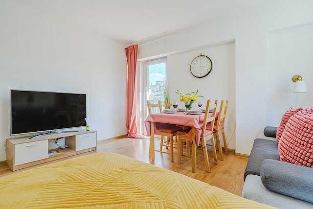 ルミナ アパート オン アレイェ ソリダルノシ