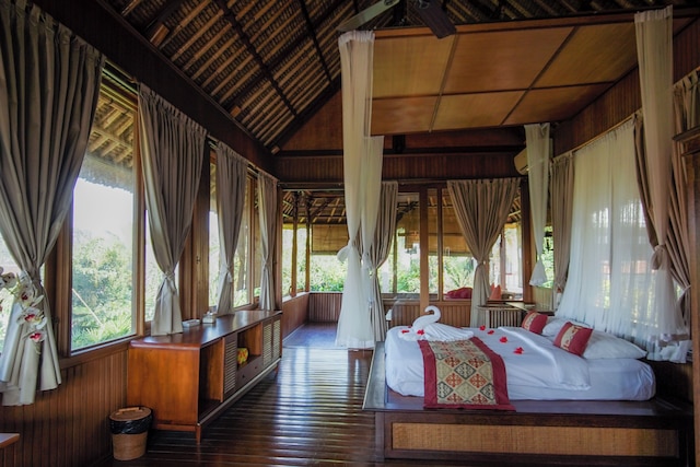 ヴィラ スジャティ