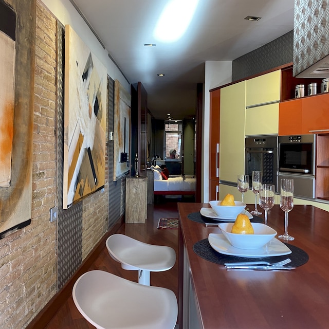 ルミナス デザイナー ロフト スタイル アパートエイシャンプル ビューズ バイ マイレンタルホスト