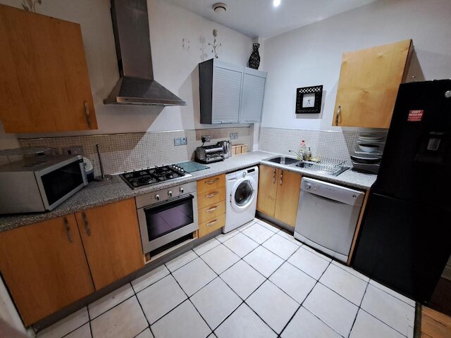 シティセンター フラット スリープス 4 ウィズ バルコニー