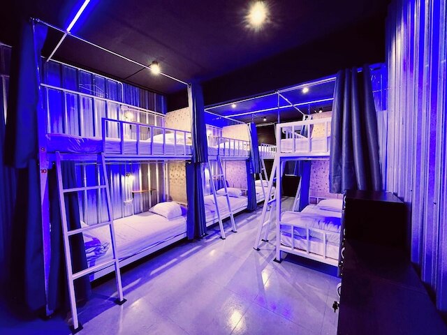 ザ ラブ スリープ ホステル