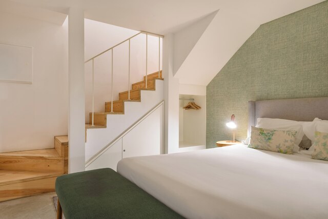 スターバックス - トレンディ スペース イン ポルト - ネクスト トゥ リベイラ