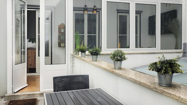 FRS002 フローレスオールドタウン: エレガント スタジオ ウィズ パティオ