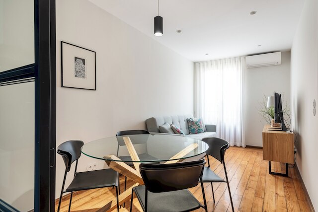 リボル3 · スタニング 1ベッドルーム ウィズ プライベートテラス