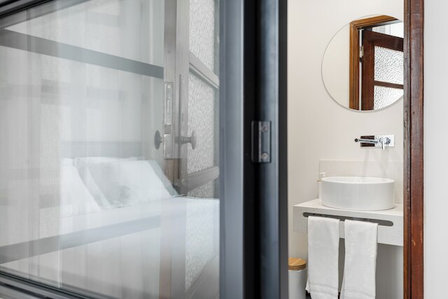 リボル4 · スタニング スタジオ @リボリ シアター