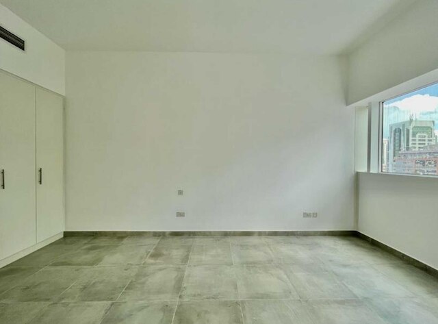 コージー 1 BHK アパートメント イン パレットタワー イン ツーリストクラブエリア