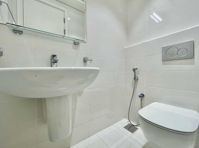 コージー 1 BHK アパートメント イン パレットタワー イン ツーリストクラブエリア