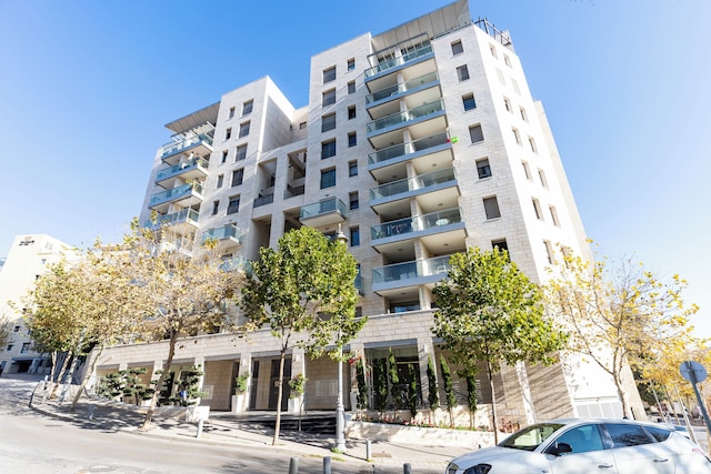 ハラヴ アガン 12 - イズレンタルズ