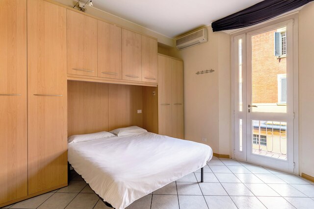 ブライト スタジオ ウィズ バルコニー