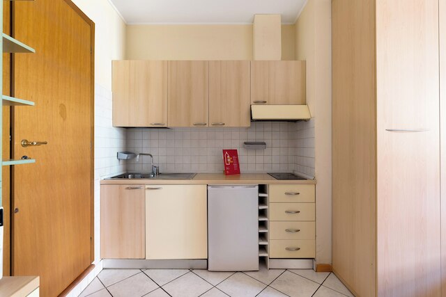 ブライト スタジオ ウィズ バルコニー