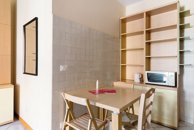 ブライト スタジオ ウィズ バルコニー