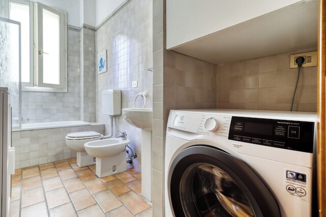 カスティリオーネ ファミリー アパートメント