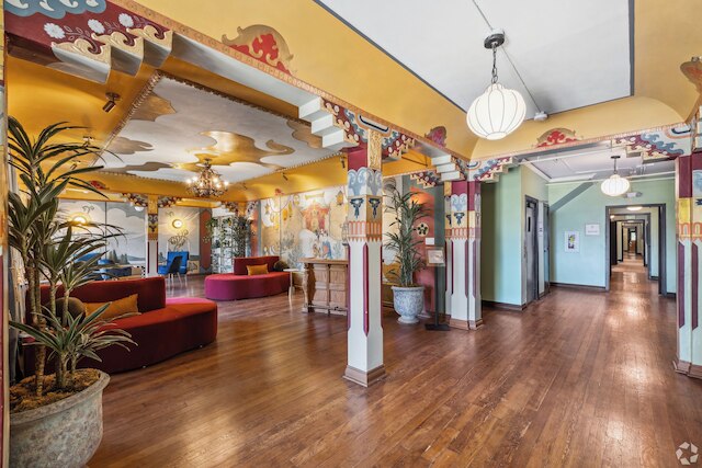 ザ ニルヴァーナ アパートメント ホテル