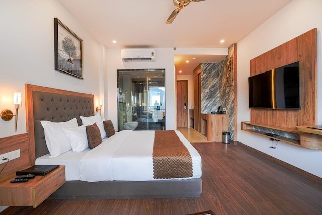 ザ サナワール ハイツ カサウリ