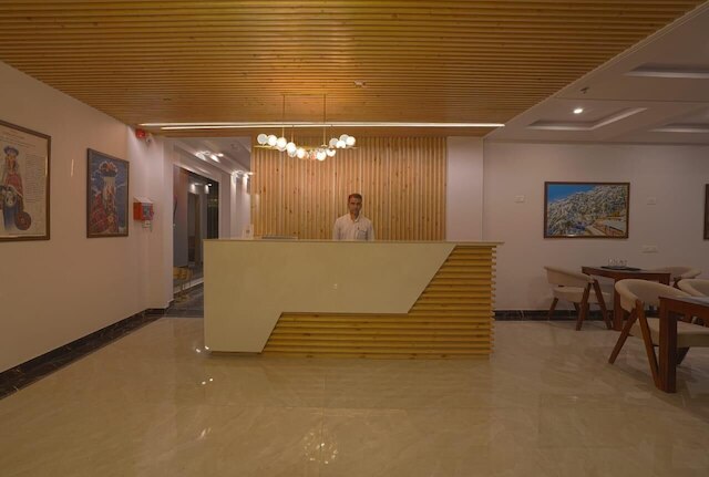 ザ サナワール ハイツ カサウリ