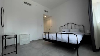 スペーシャス ファニッシュド アパートメンツ イン パレット タワー イン ツーリスト クラブ エリア