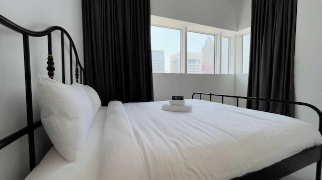 スペーシャス ファニッシュド アパートメンツ イン パレット タワー イン ツーリスト クラブ エリア