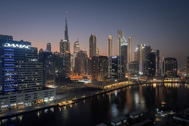 ウェーブズ - コンフォート アンド スタイル イン ア 21st-フロア スタジオ ウィズ ビュー