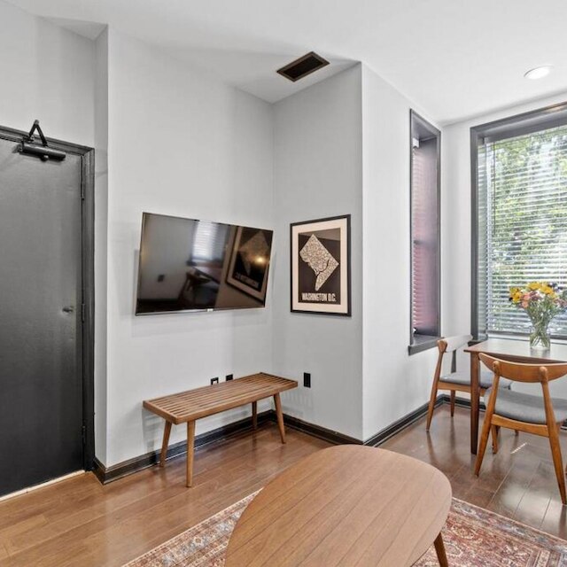 チャーミング DC ロウハウス コンド - アイデアル ロングターム ステイ