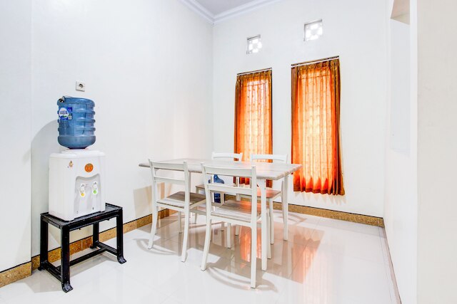 オテル O ホームステイ プトラ シャリア