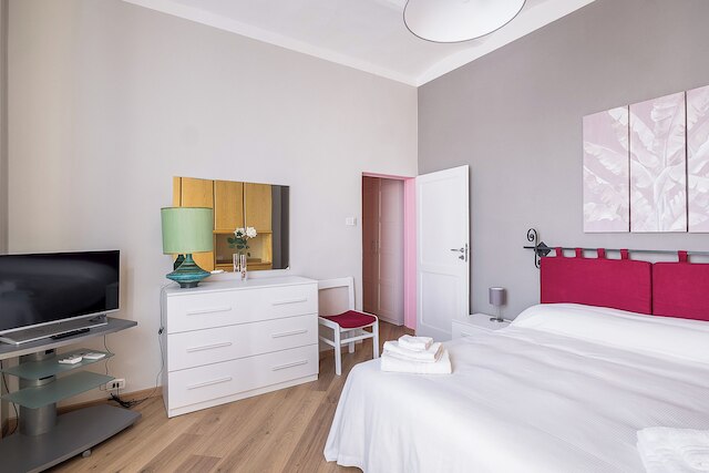 ナヴィレ ファミリー アパートメント