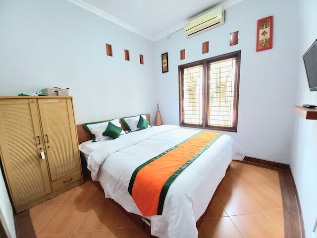 ホームステイ ジョグジャ シンプリー ホーミー ユニット アンバルクモ 3 デカット ジョグジャ エキスポ センター (JEC)