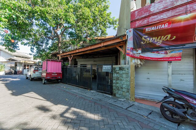 OYO ライフ 94040 アグン ホーム ステイ