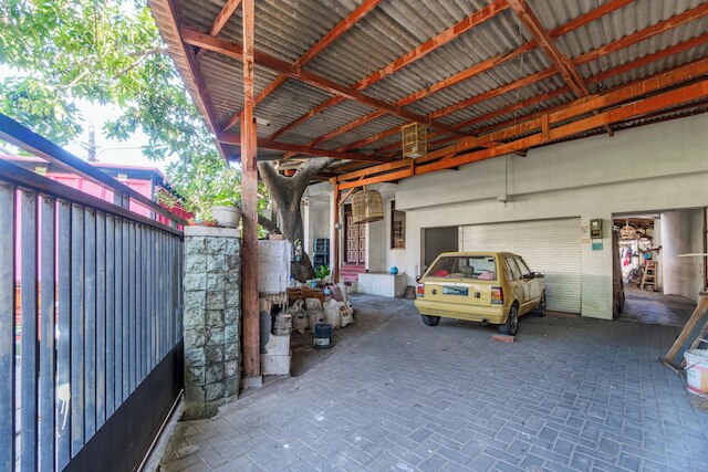 OYO ライフ 94040 アグン ホーム ステイ