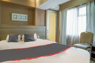 OYO 94052 アパートメント ゲートウェイ チカダス バイ グリング プロパティ