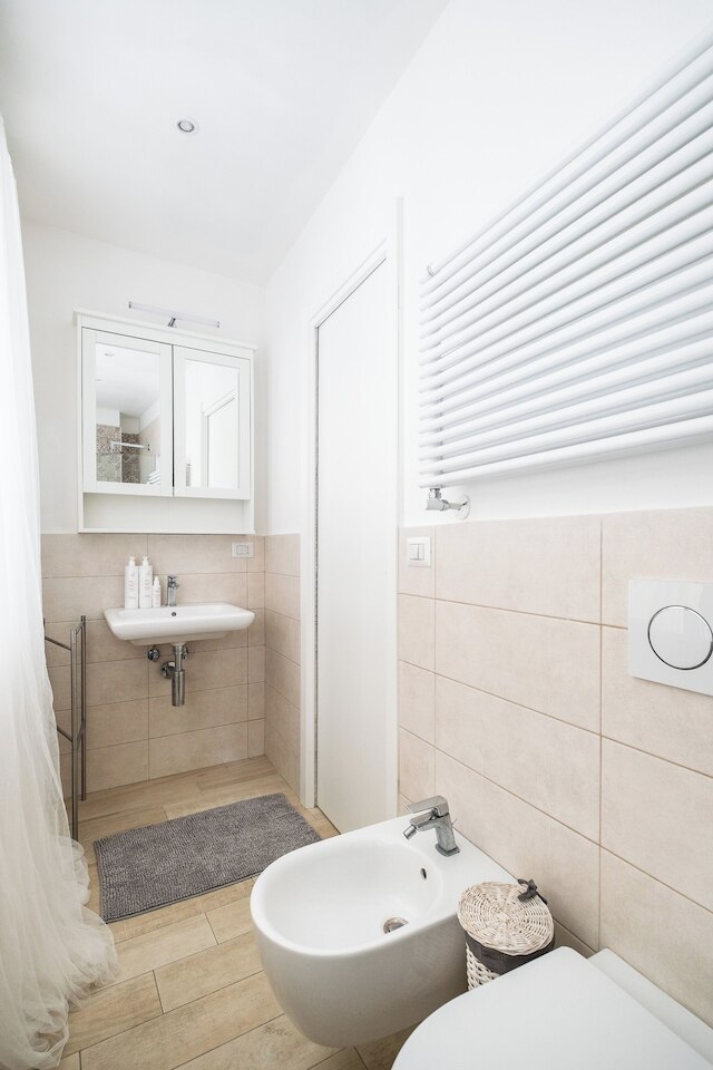 ア ポキ パッシ ダル メルカート デッレ エルベ