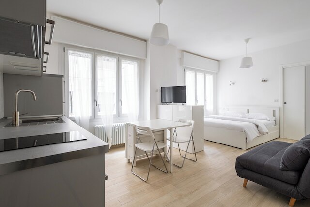 ア ポキ パッシ ダル メルカート デッレ エルベ