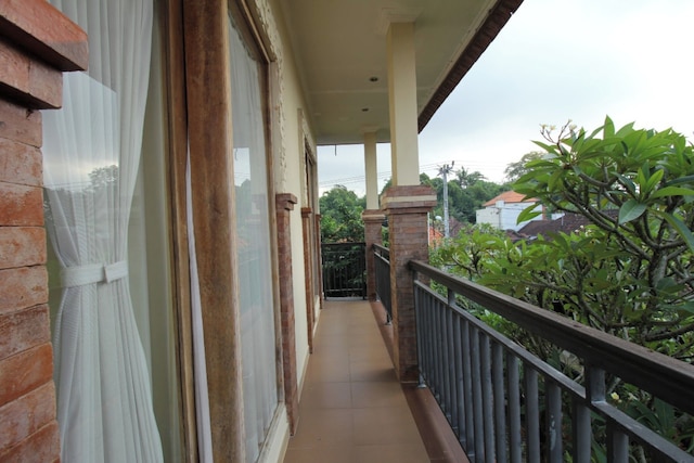 キャピタル O 94011 ビンハリ ゲストハウス