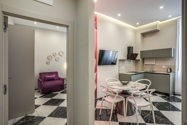 ナポリのピンクローズ、1 ベッドルームと1 バスルーム付き