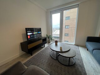 ハイエンド 2ベッド デュプレックス アパートメント ウィズ トップフロア テラス