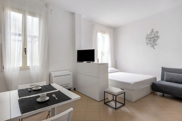 ホワイト リーブス スタジオ バイ ワンダフル イタリー