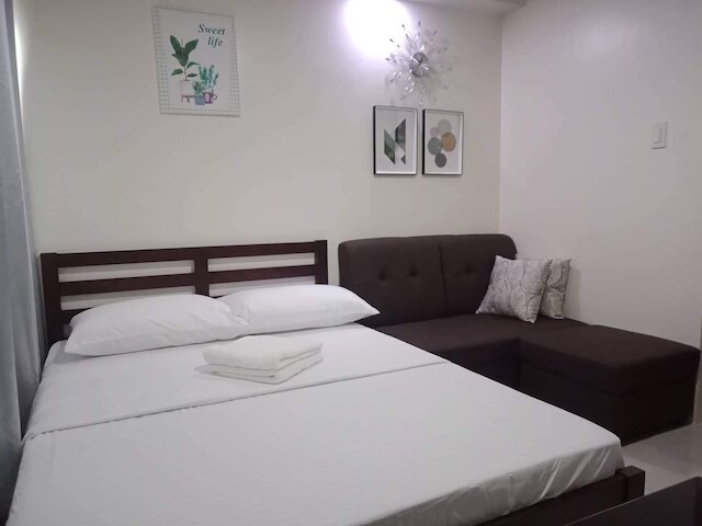 ザ ペルシモン スタジオズ