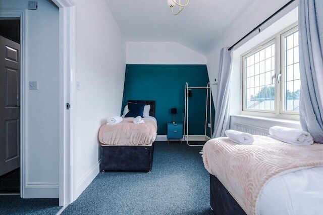 ラブリー 4 ベッド リザランド アパートメント